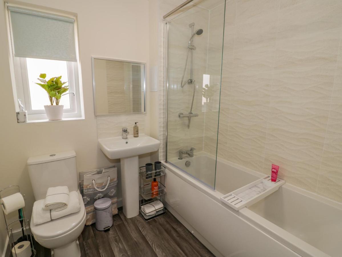 23 Moat House Close โคเวนทรี ภายนอก รูปภาพ